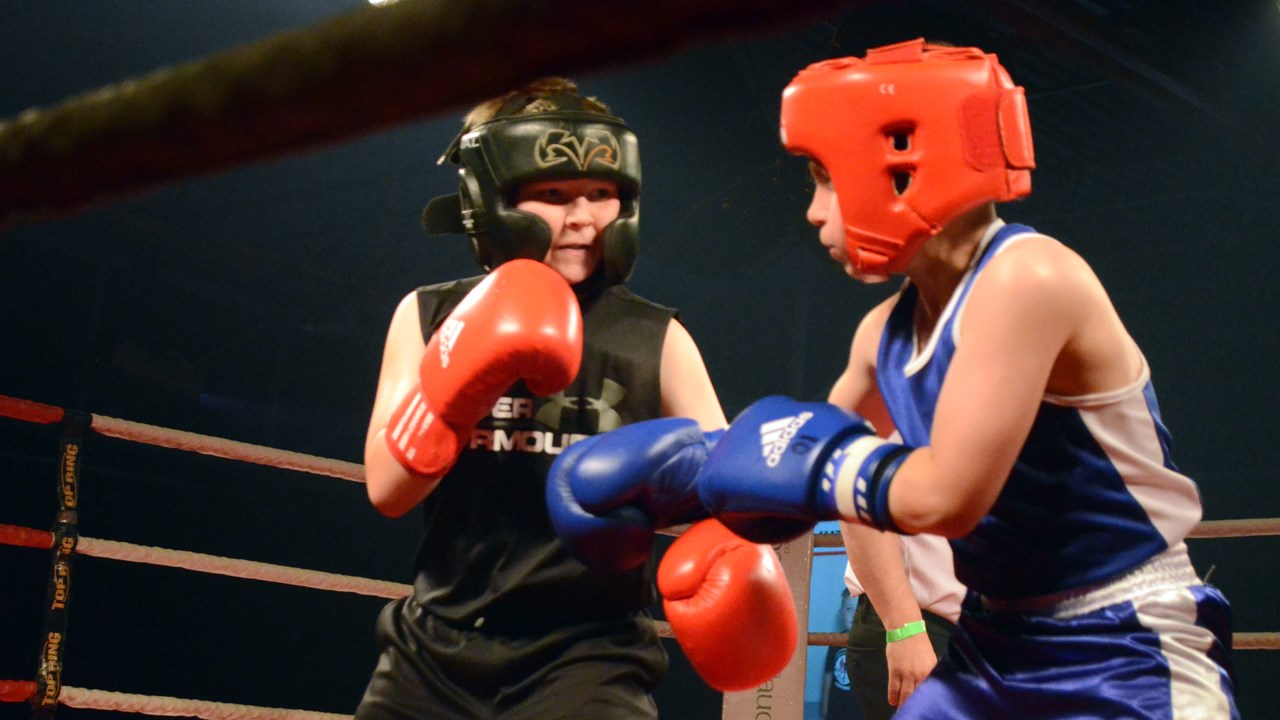 Plus de 850 personnes assistent au Super gala de boxe Dooly's