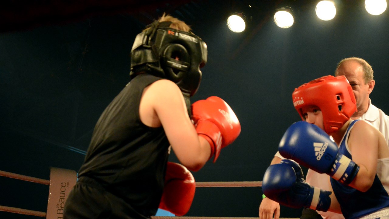 Plus de 850 personnes assistent au Super gala de boxe Dooly's