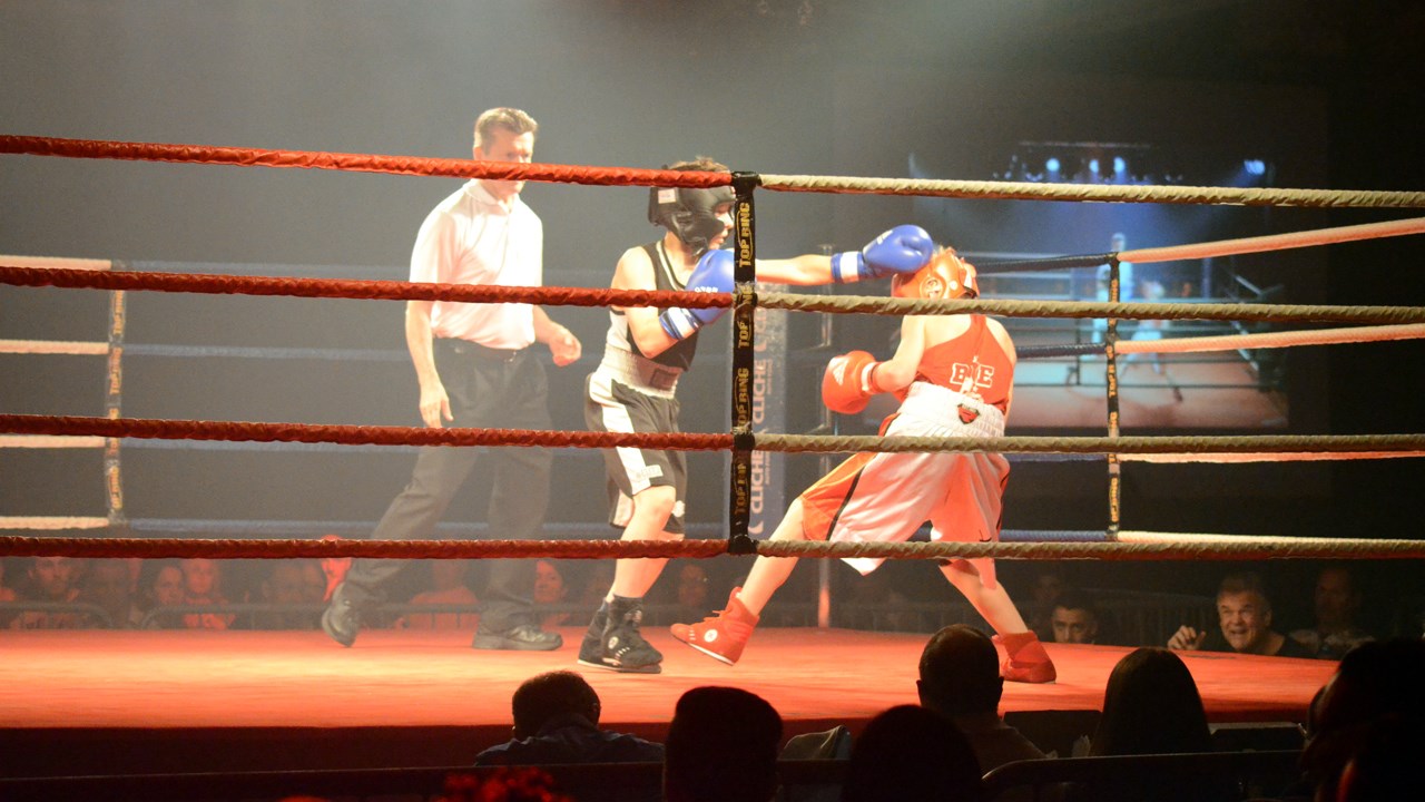 Plus de 850 personnes assistent au Super gala de boxe Dooly's