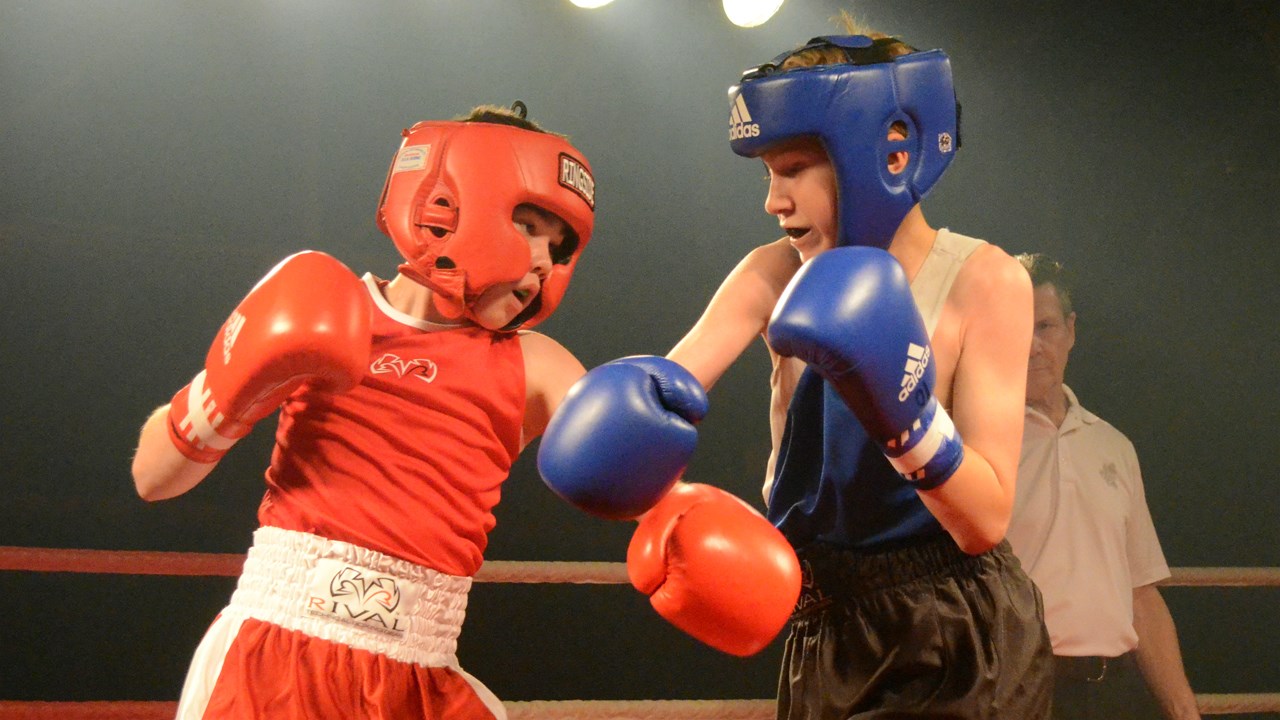Plus de 850 personnes assistent au Super gala de boxe Dooly's