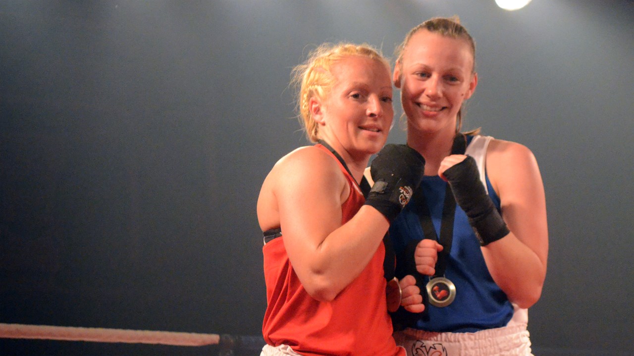 Plus de 850 personnes assistent au Super gala de boxe Dooly's