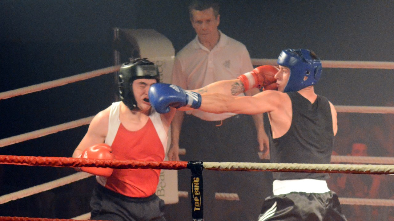 Plus de 850 personnes assistent au Super gala de boxe Dooly's
