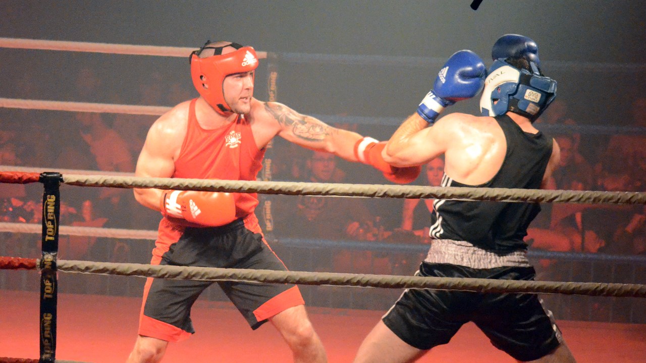 Plus de 850 personnes assistent au Super gala de boxe Dooly's