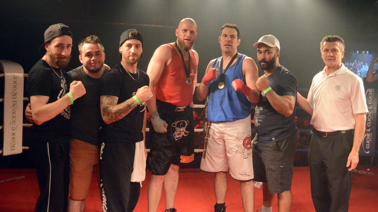 Plus de 850 personnes assistent au Super gala de boxe Dooly's