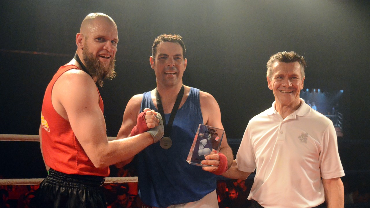 Plus de 850 personnes assistent au Super gala de boxe Dooly's