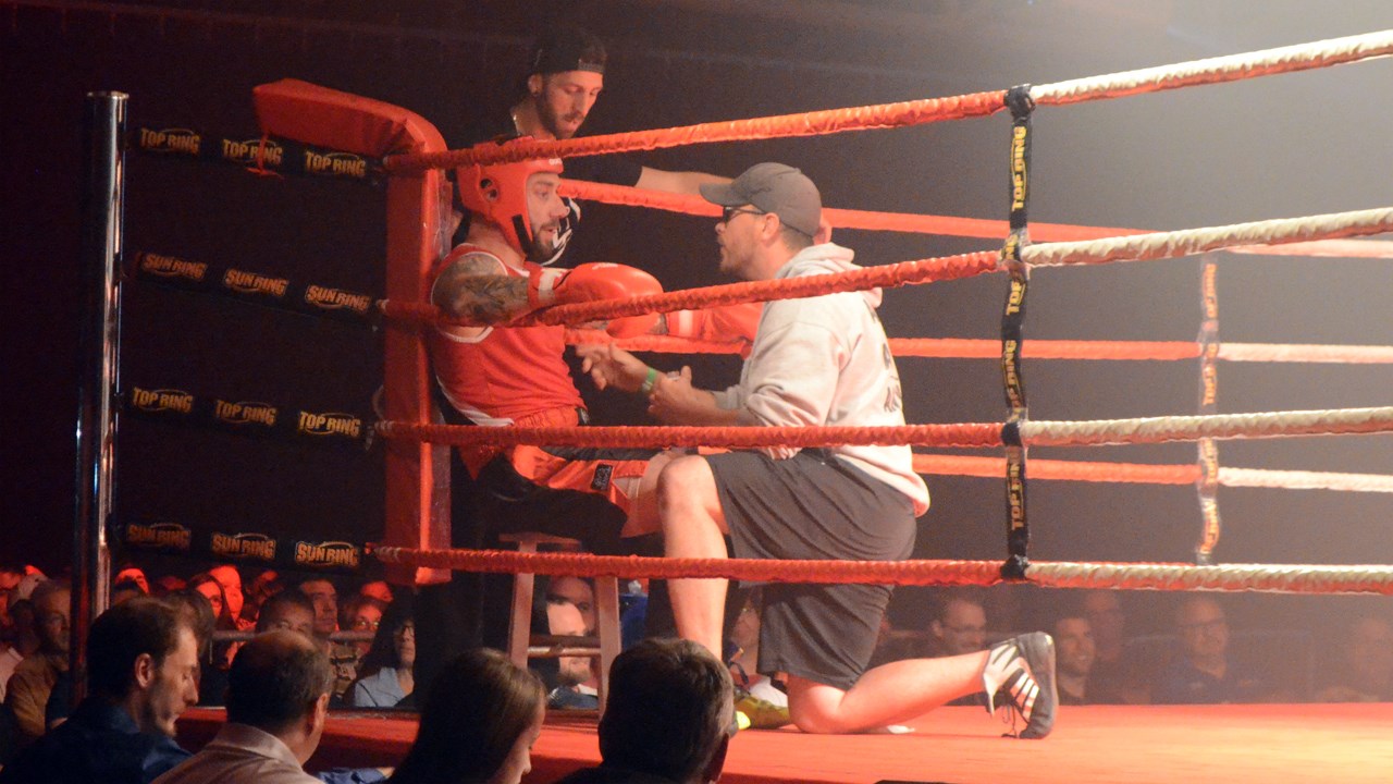 Plus de 850 personnes assistent au Super gala de boxe Dooly's