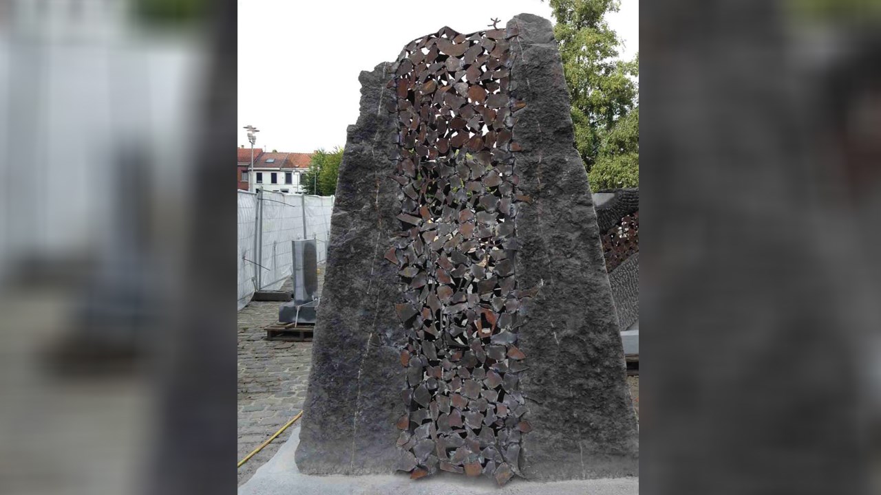 La sculpteure belge Brigitte Danse utilisera la pierre et le métal pour réaliser son oeuvre « Imbrication essentielle » à Saint-Georges.