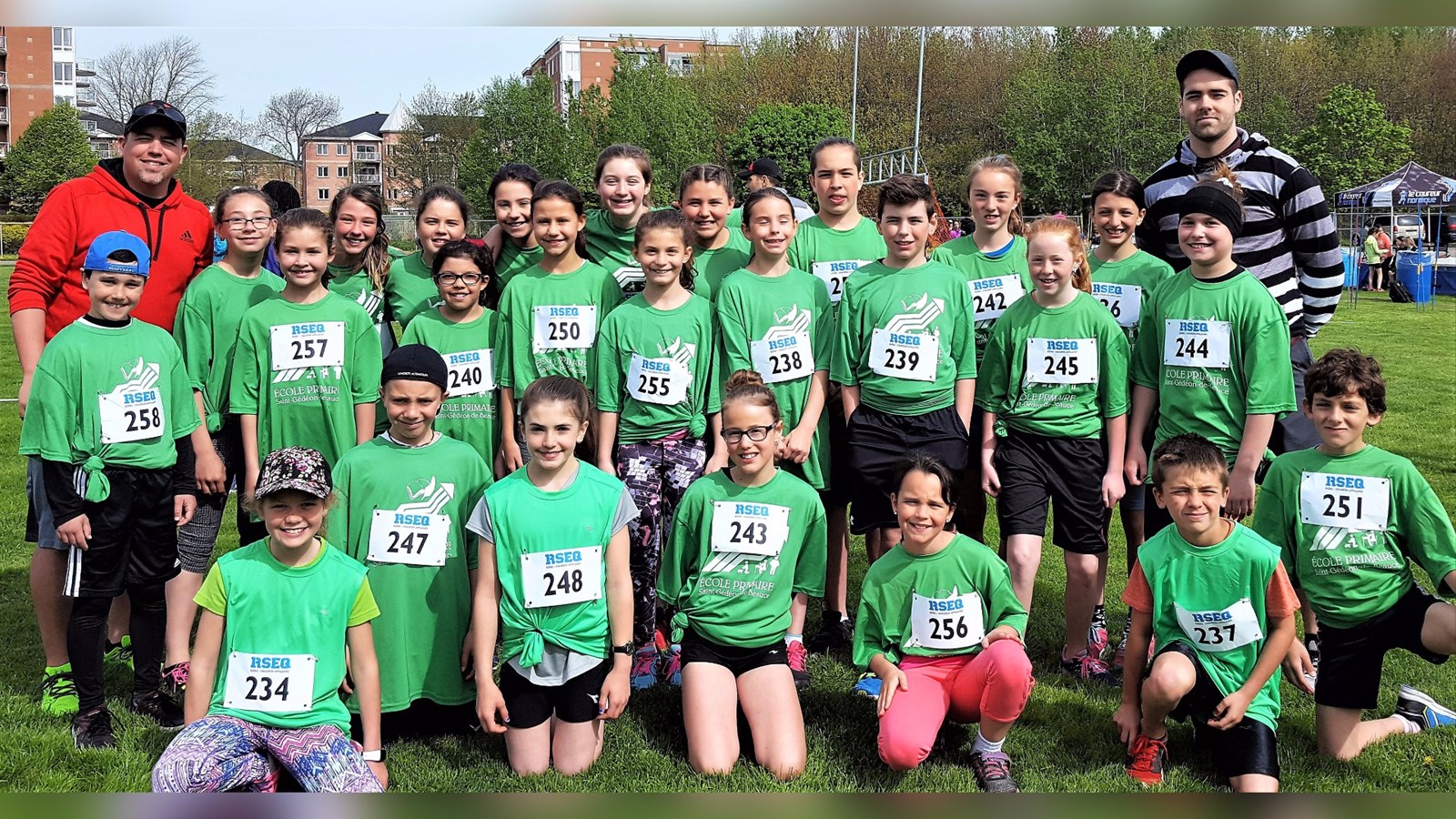 Deux bannières et 12 médailles pour Saint-Gédéon au Championnat régional d’athlétisme primaire