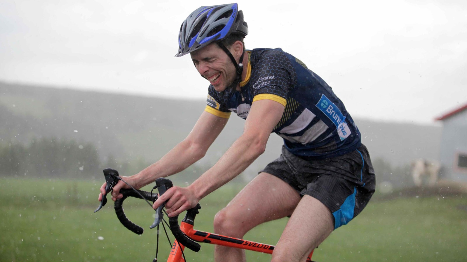 La grêle, le vent, la pluie : rien n'arrête les cyclistes du Défi Tour de Beauce 2017