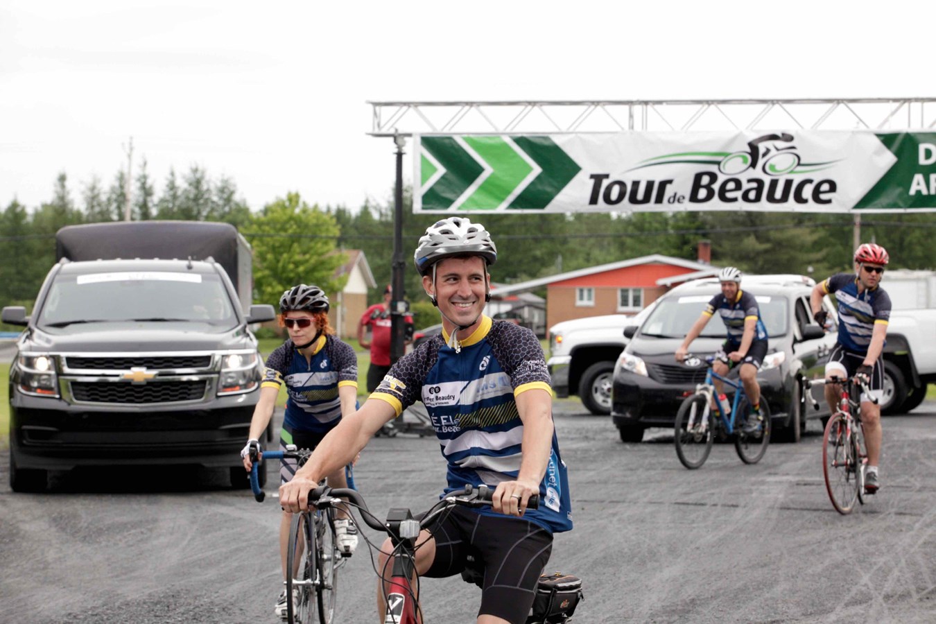 La grêle, le vent, la pluie : rien n'arrête les cyclistes du Défi Tour de Beauce 2017