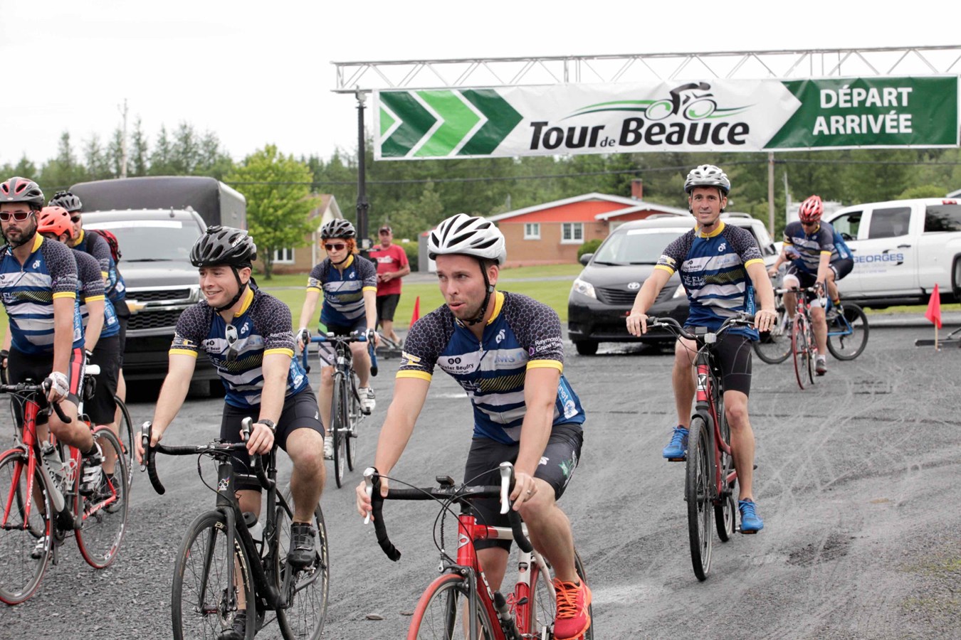 La grêle, le vent, la pluie : rien n'arrête les cyclistes du Défi Tour de Beauce 2017