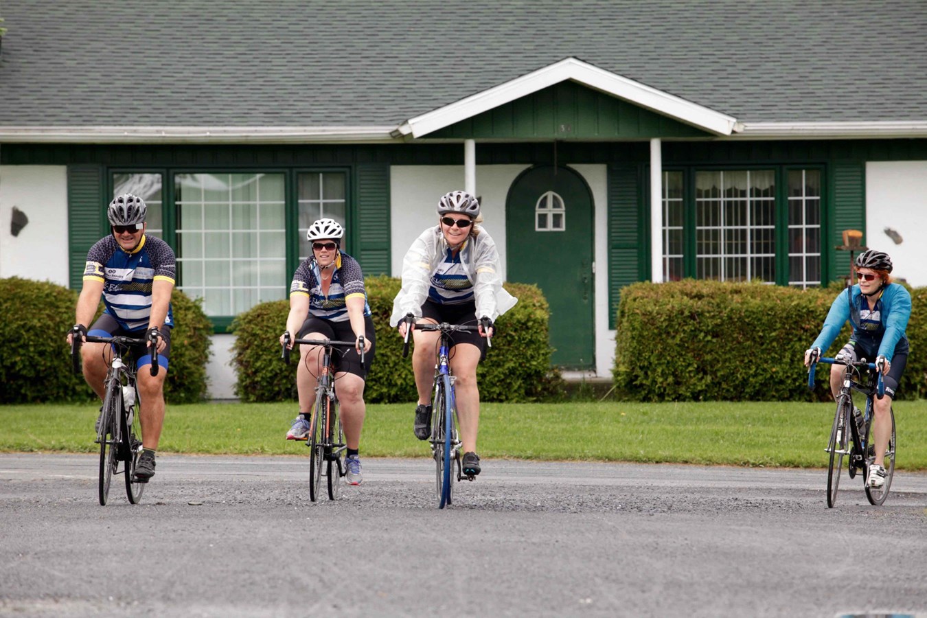 La grêle, le vent, la pluie : rien n'arrête les cyclistes du Défi Tour de Beauce 2017