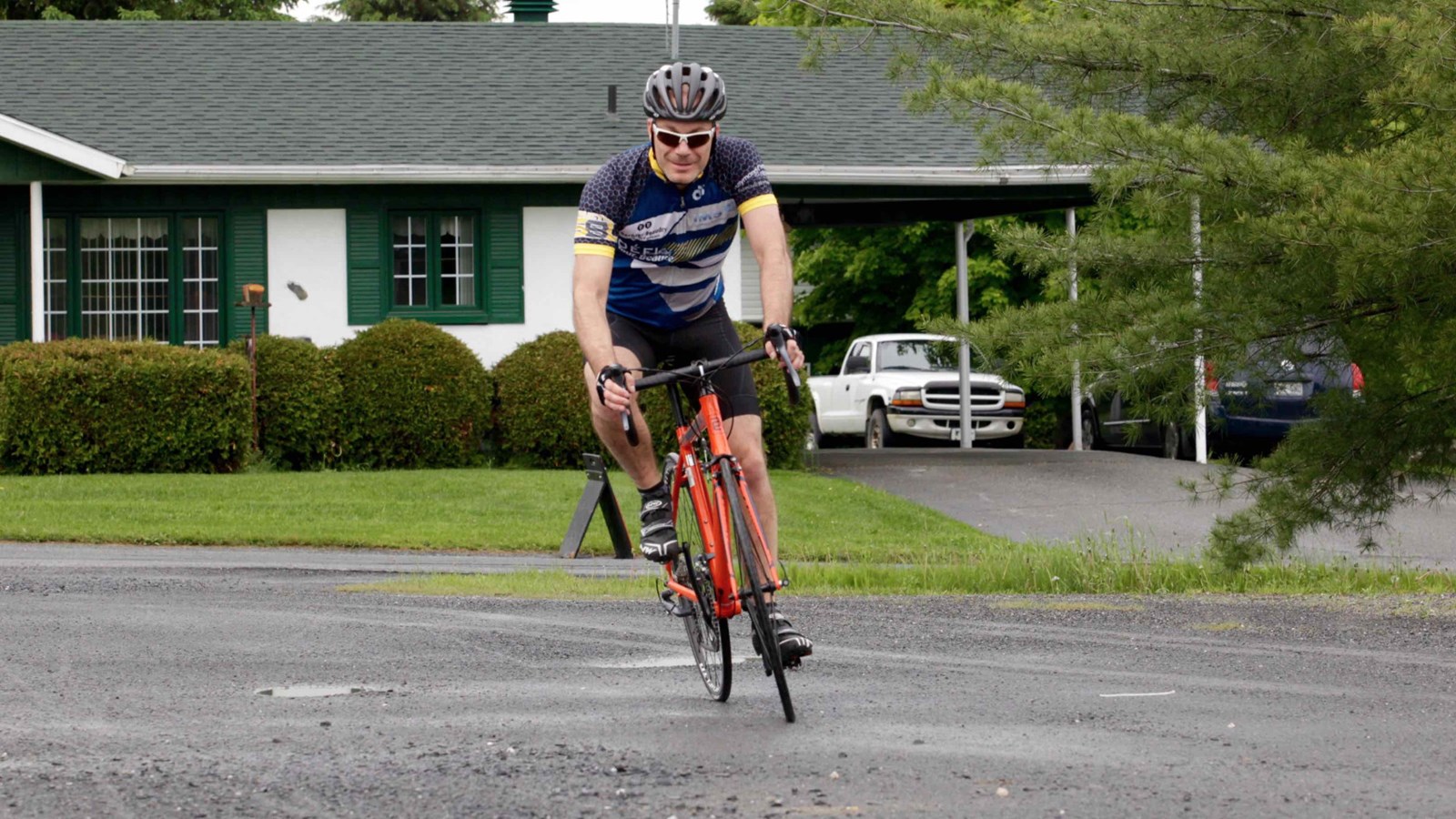 La grêle, le vent, la pluie : rien n'arrête les cyclistes du Défi Tour de Beauce 2017