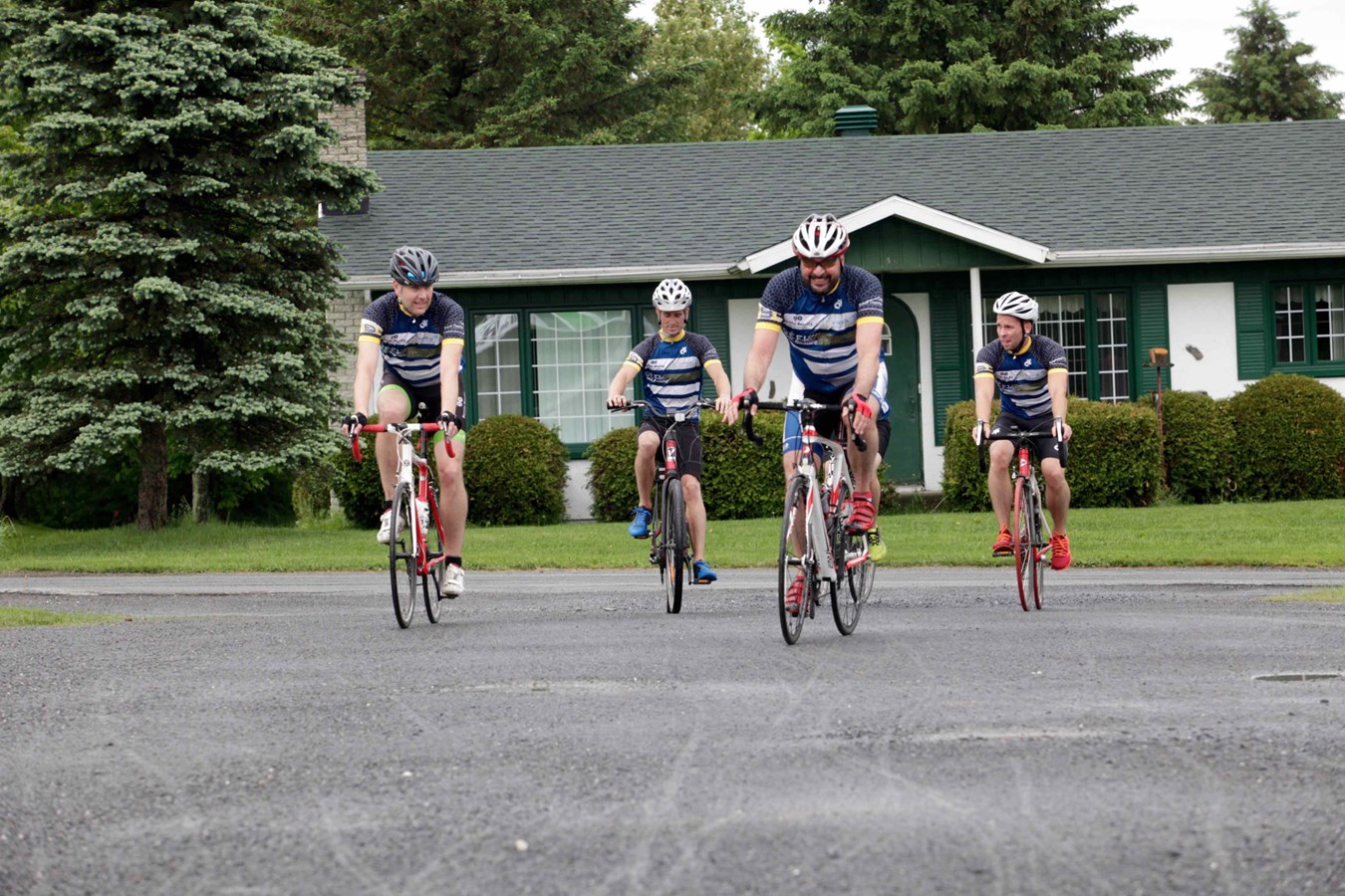 La grêle, le vent, la pluie : rien n'arrête les cyclistes du Défi Tour de Beauce 2017