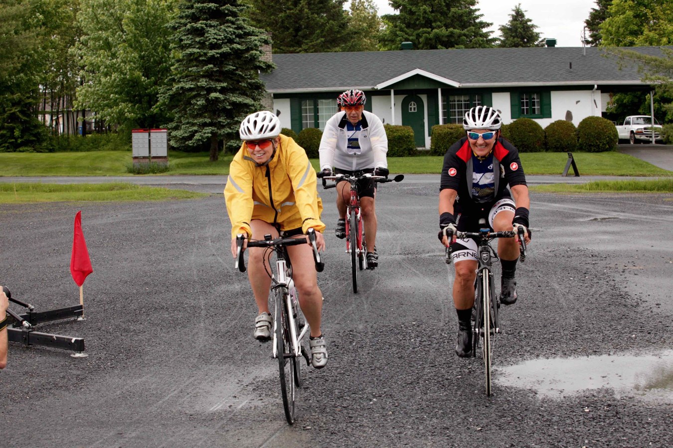 La grêle, le vent, la pluie : rien n'arrête les cyclistes du Défi Tour de Beauce 2017