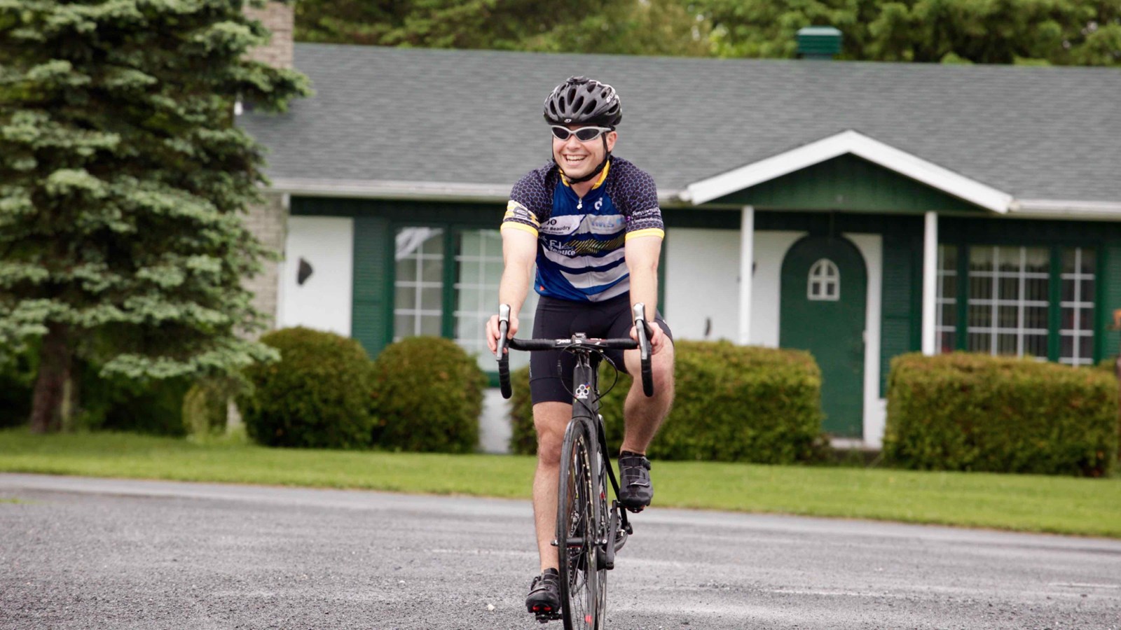 La grêle, le vent, la pluie : rien n'arrête les cyclistes du Défi Tour de Beauce 2017