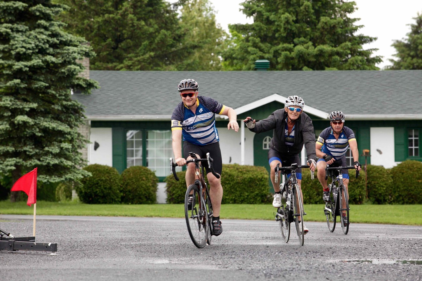 La grêle, le vent, la pluie : rien n'arrête les cyclistes du Défi Tour de Beauce 2017