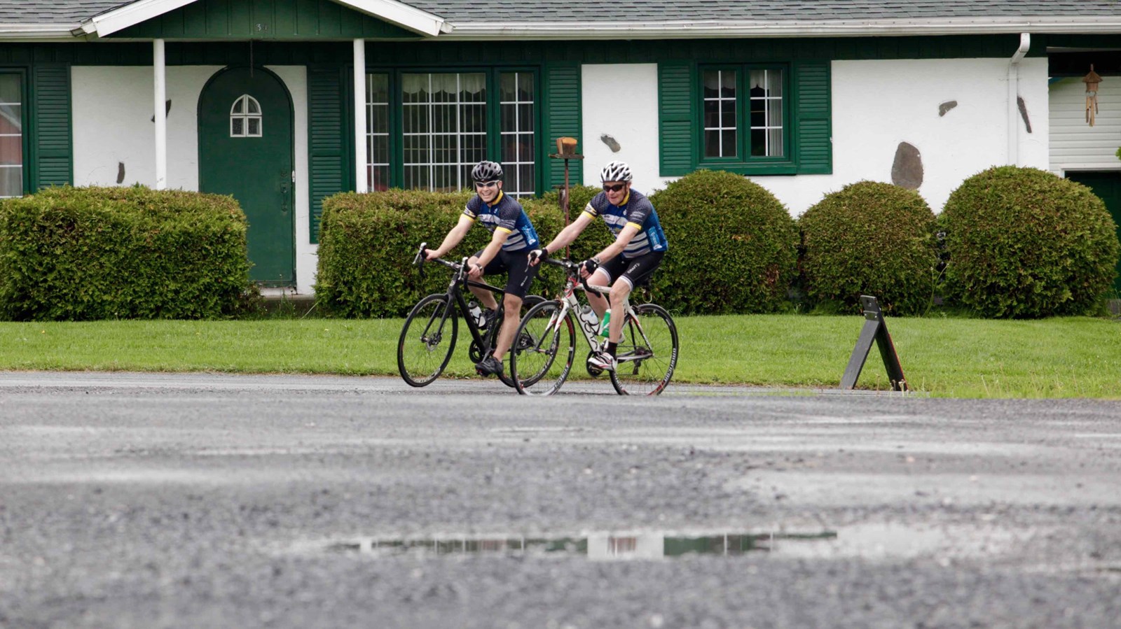 La grêle, le vent, la pluie : rien n'arrête les cyclistes du Défi Tour de Beauce 2017