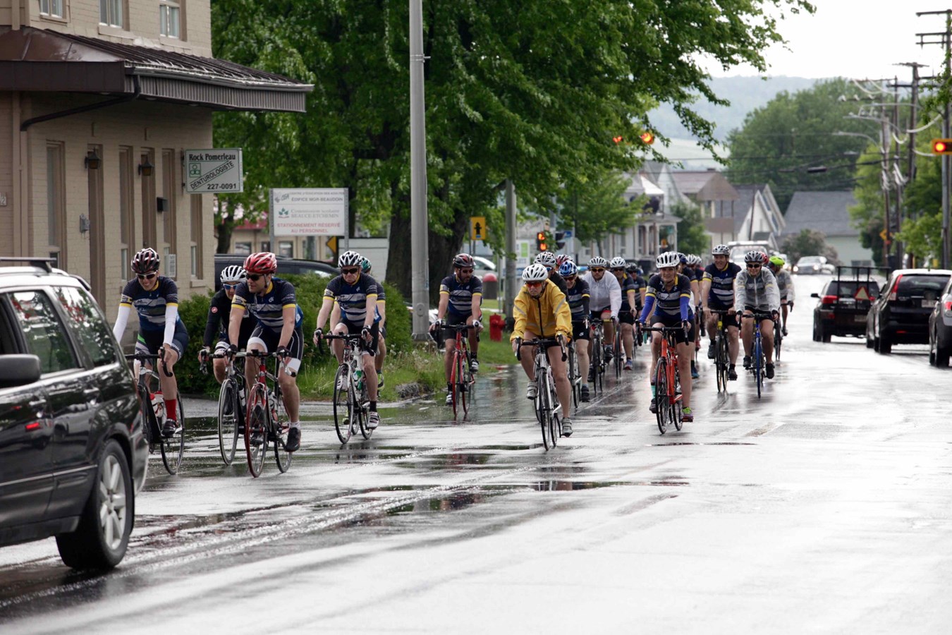 La grêle, le vent, la pluie : rien n'arrête les cyclistes du Défi Tour de Beauce 2017