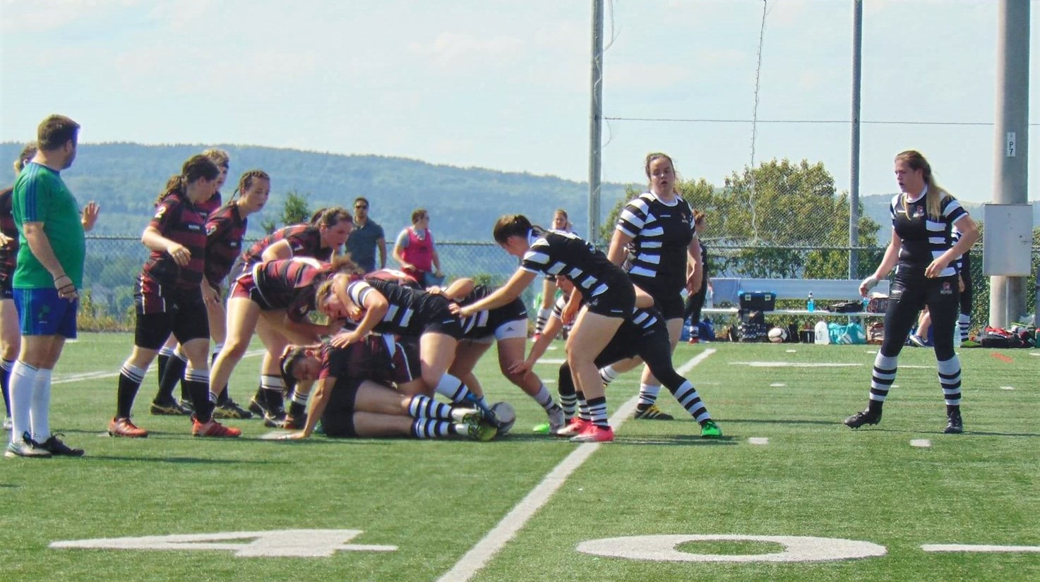 L'équipe de rugby des Lumberjacks de Saint-Georges, lors de leur 2e match à domicile en saison, disputé lors du samedi 17 juin 2017 au terrain synthétique de la Cité étudiante de Saint-Georges.