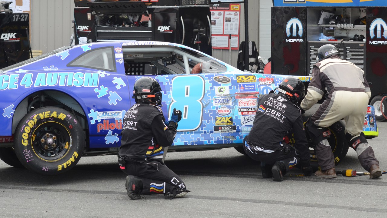 Lapcevich devance Labbé lors du Nascar Pinty's CRS Express 300