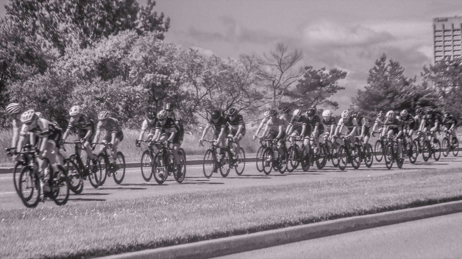 Le cycliste beauceron Guillaume Davidson lors de l'épreuve de la course sur route aux Championnats canadiens d'Ottawa le 24 juin 2017.