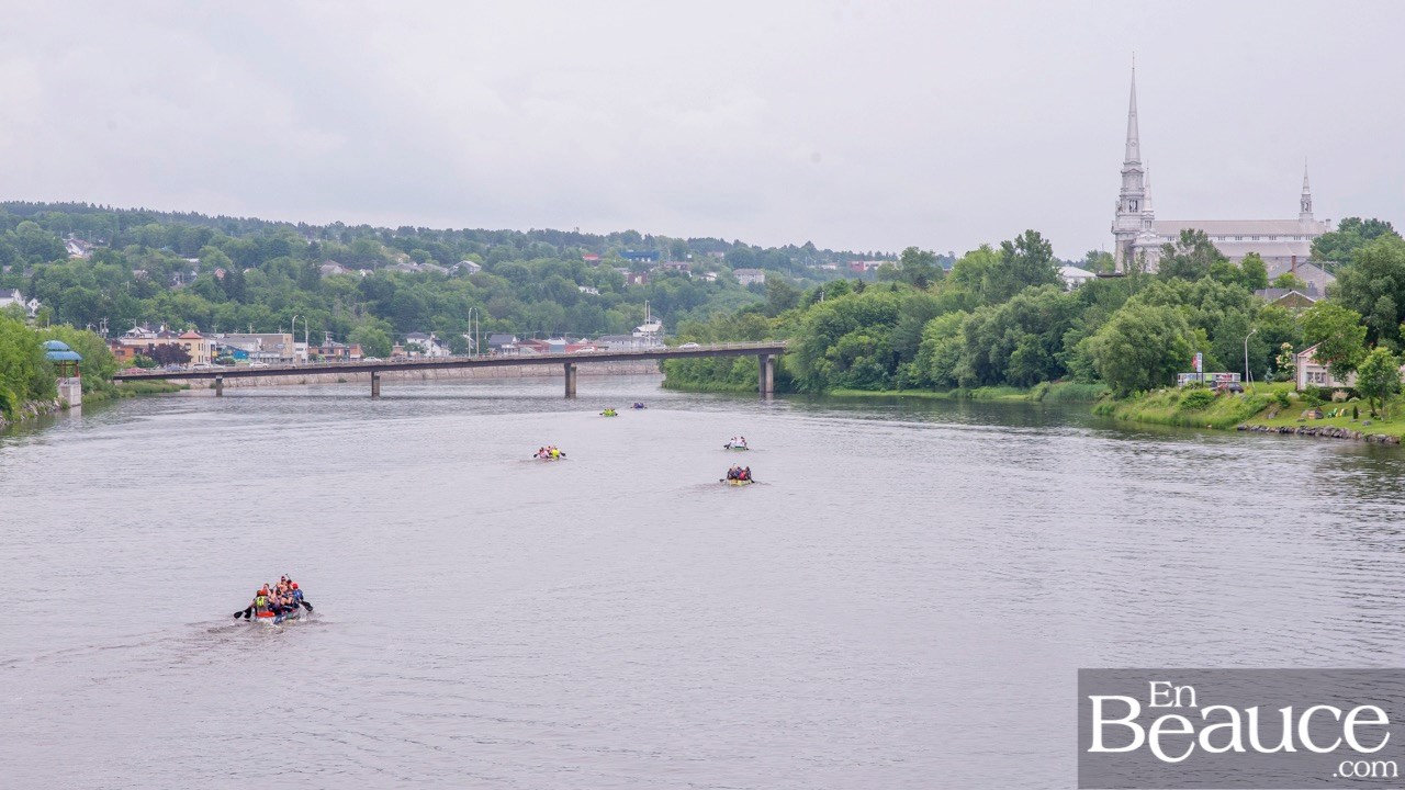 COURSE RABASKA 1/2 | Huit canots se sont affrontés sur la rivière à St-Georges