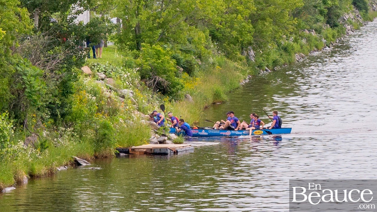 COURSE RABASKA 1/2 | Huit canots se sont affrontés sur la rivière à St-Georges