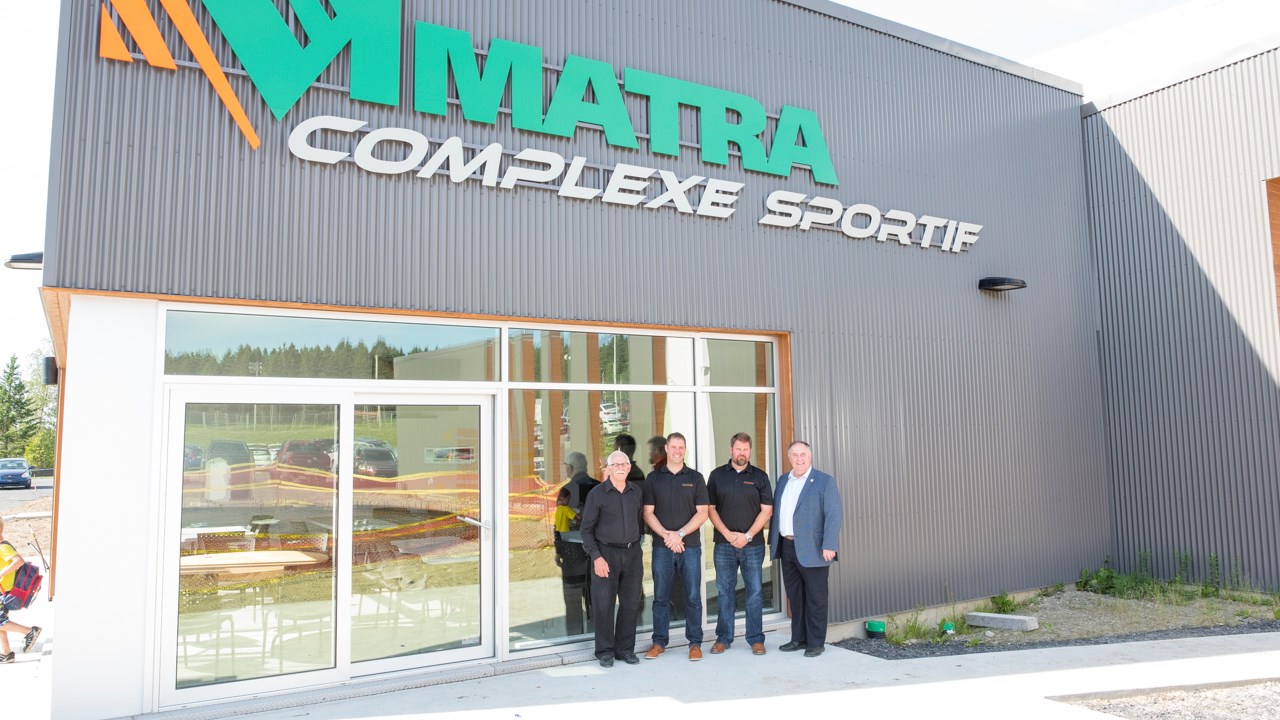 L'aréna de St-Martin devient le « complexe sportif Matra » devant une centaine de personnes