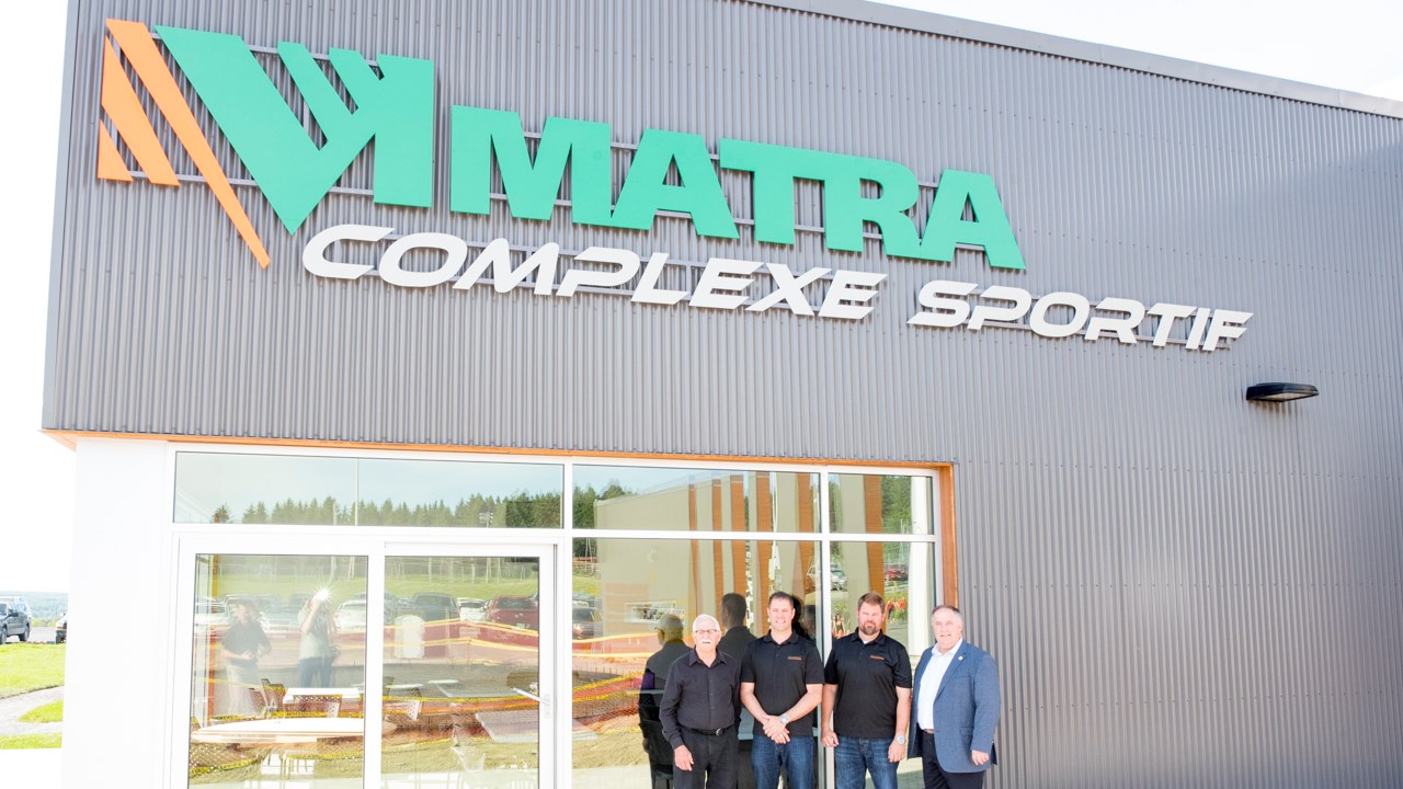 L'aréna de St-Martin devient le « complexe sportif Matra » devant une centaine de personnes