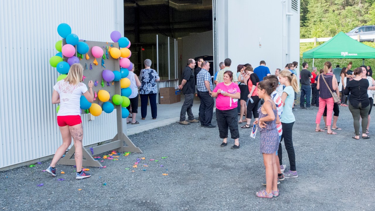 L'aréna de St-Martin devient le « complexe sportif Matra » devant une centaine de personnes