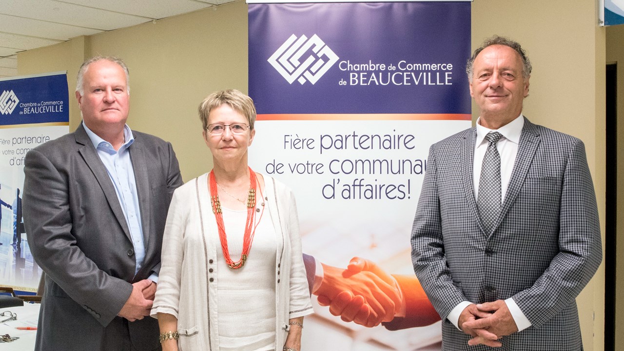 Le président de la Chambre, François Veilleux (à gauche) ainsi que les administrateurs Andrée Roy (au centre) et Paul Bernard (à droite) ont annoncé le Souper-Reconnaissance lors d'une conférence de presse.