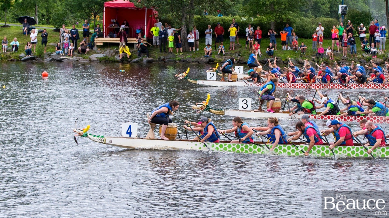 La 9e édition de la course de bateaux-dragons s'achève par une finale très serrée