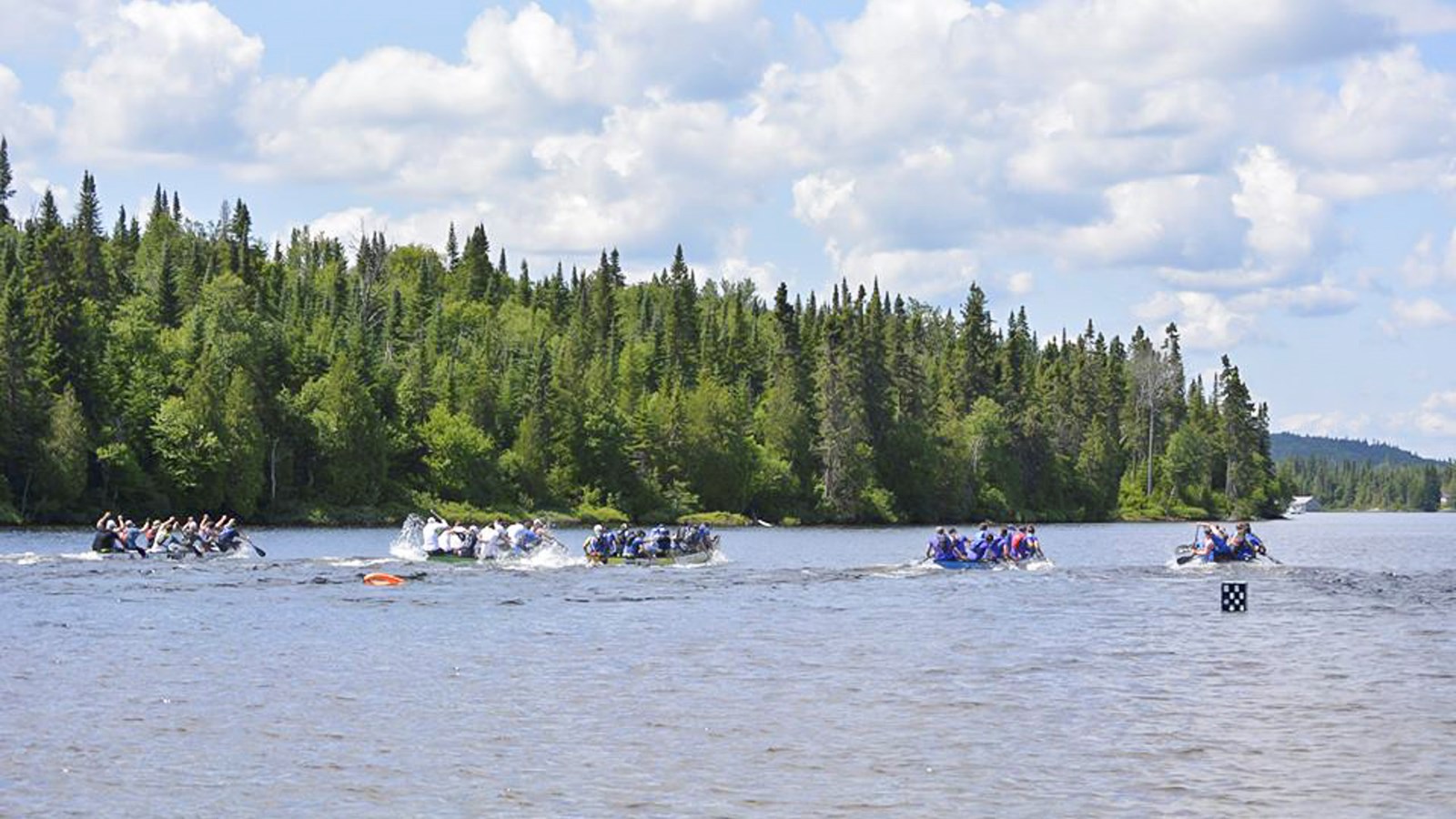 L’équipe de canot rabaska Drakkar de Beauce s’impose au Lac Édouard
