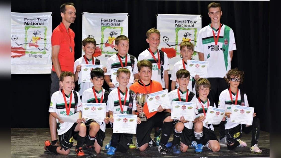 L'équipe masculine U9M A de l'Ascalon de Saint-Georges a remporté la médaille d'argent au Festi-Tour National de Magog lors des 8 et 9 juillet 2017.