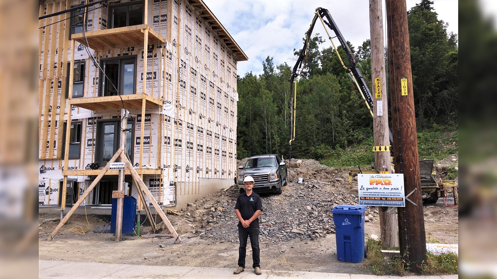 Le promoteur Alex Lessard, du groupe ALC Immobilier, sur son chantier de construction de la 1re Avenue à Saint-Georges lors du mercredi 9 août 2017.