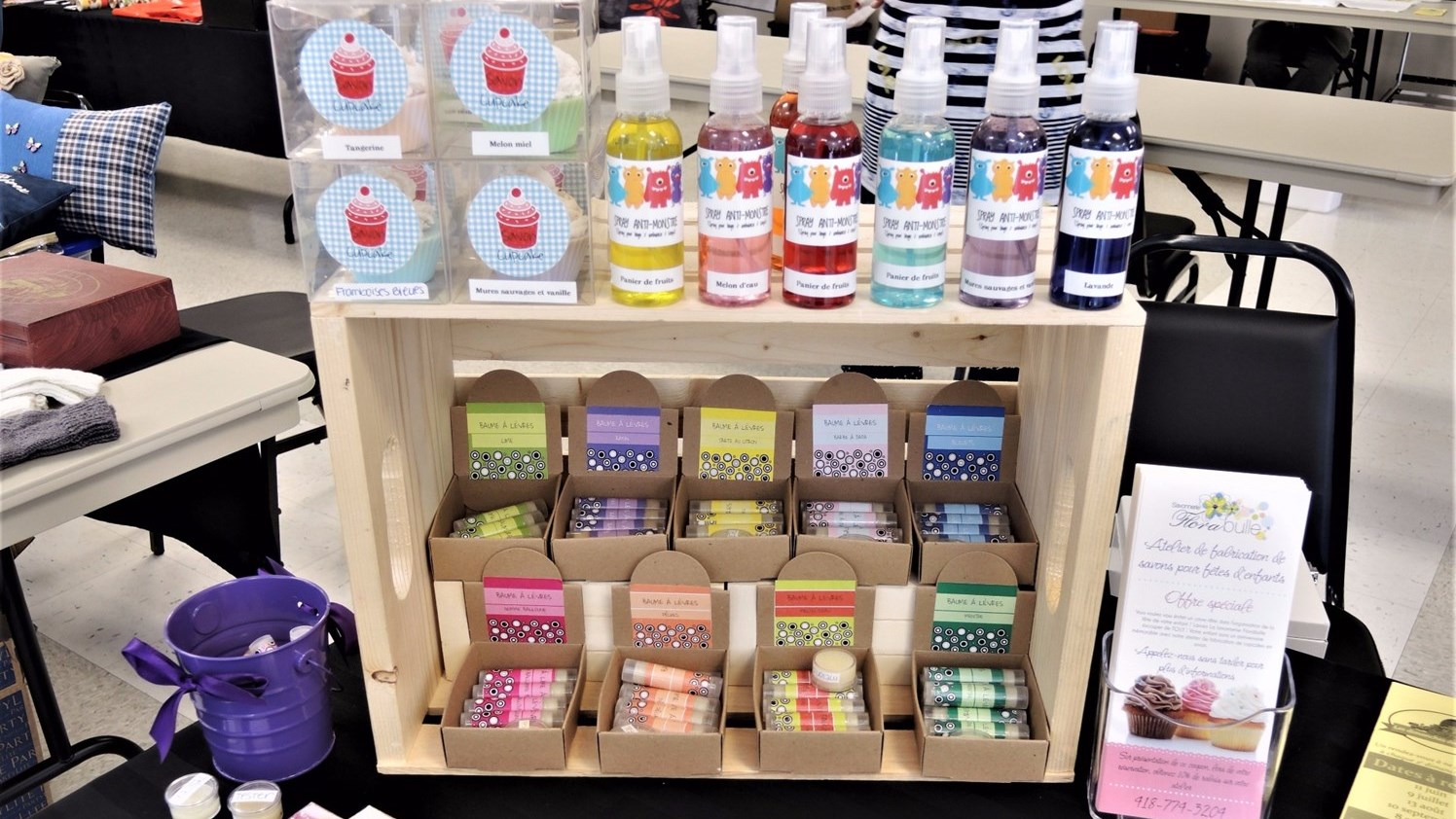Savons, épices, bijoux, poupées et chocolats au dimanche du Marchand