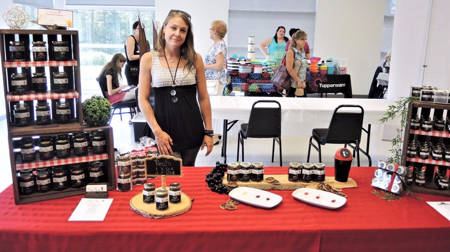 Savons, épices, bijoux, poupées et chocolats au dimanche du Marchand