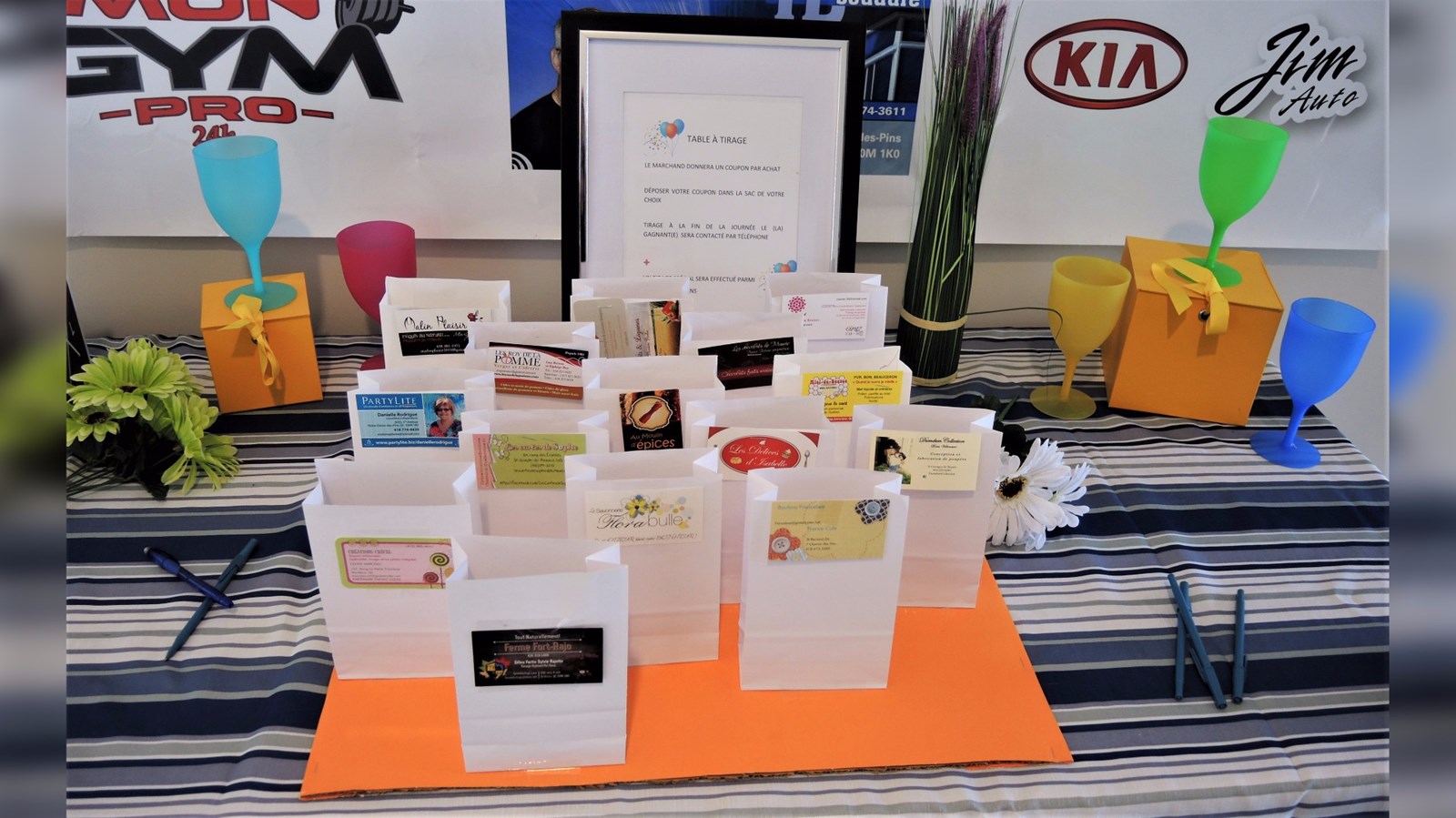 Savons, épices, bijoux, poupées et chocolats au dimanche du Marchand