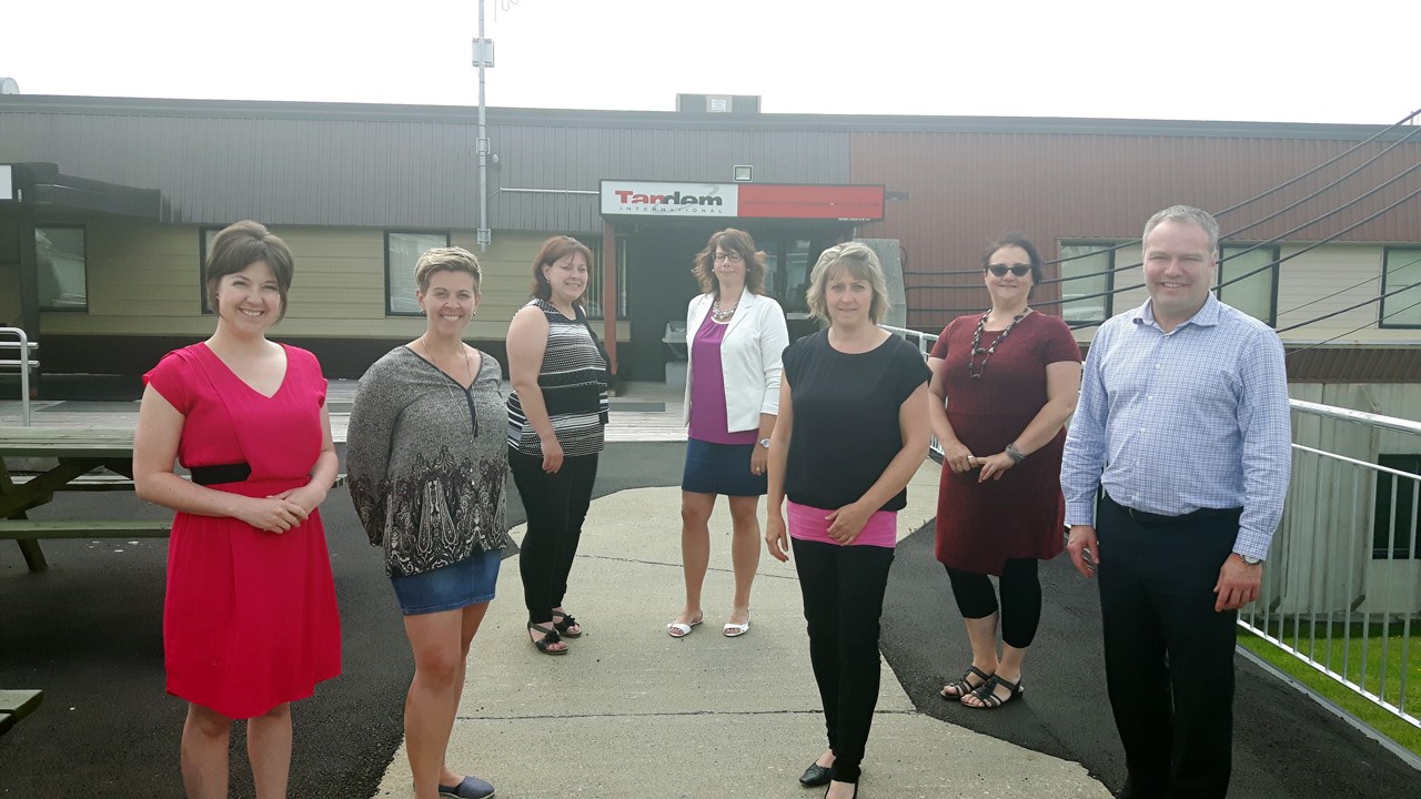 De gauche à droite : Cassiopée Dubois (La Beauce Embauche), Nancy Labbé (La Chambre de Commerce et d’industrie de la Nouvelle Beauce), Dany Plante (Cégep Beauce-Appalaches), Mélissa Nadeau (Centre de recherche d’emploi Beauce-Etchemins), Sonia Boutin (Carrefour Jeunesse-Emploi des Etchemins), Guylaine Jacques (Tandem International), Alain Quirion, (Chambre de Commerce et d’industrie de Saint-Joseph).