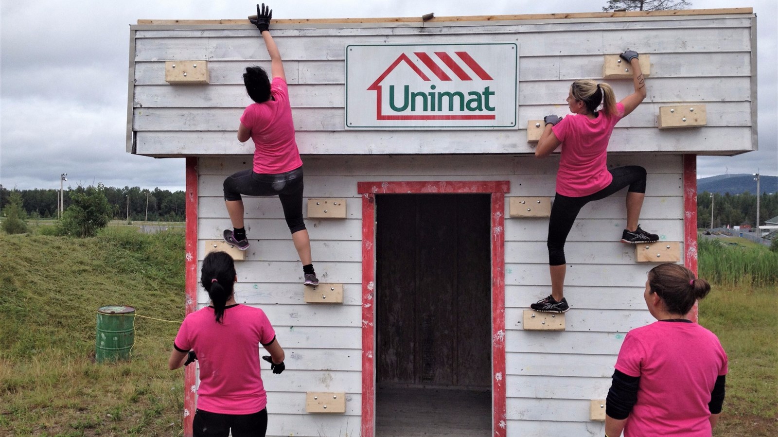 La course à obstacles de 6,5 kilomètres, destinée aux adultes, comprendra un total de 40 obstacles sur l'entièreté de son parcours. L'activité sera accessible au coût de 40 $ par personne, taxes incluses, lors de la journée du 26 août 2017.