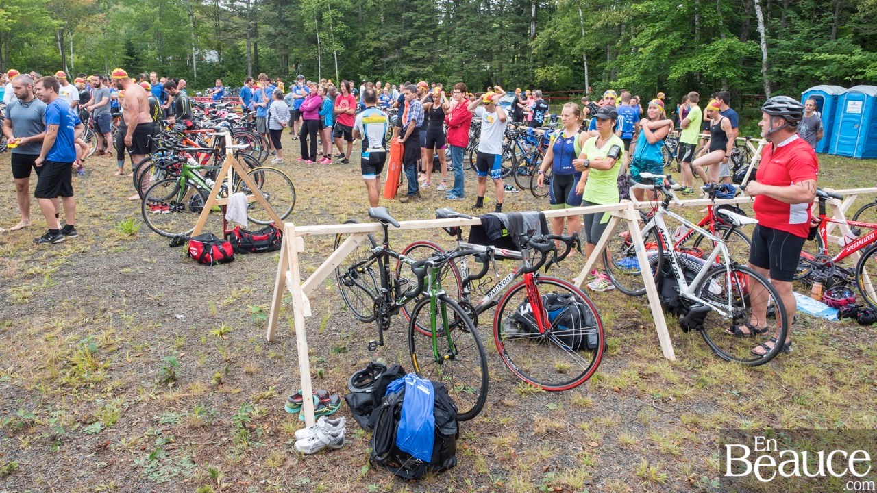 De 9 à 69 ans, de Saint-Georges à Sept-Îles, 172 triathlètes à l’assaut du Lac-Poulin