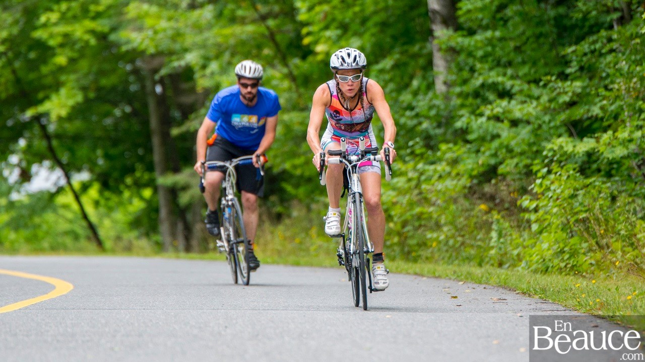 De 9 à 69 ans, de Saint-Georges à Sept-Îles, 172 triathlètes à l’assaut du Lac-Poulin