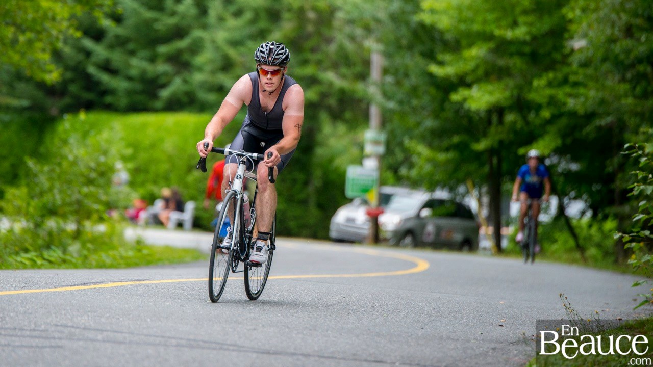 De 9 à 69 ans, de Saint-Georges à Sept-Îles, 172 triathlètes à l’assaut du Lac-Poulin