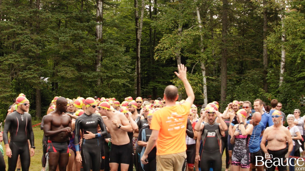 GALERIE 1/3 | Voyez les photos intégrales du Triathlon du Lac-Poulin : la natation