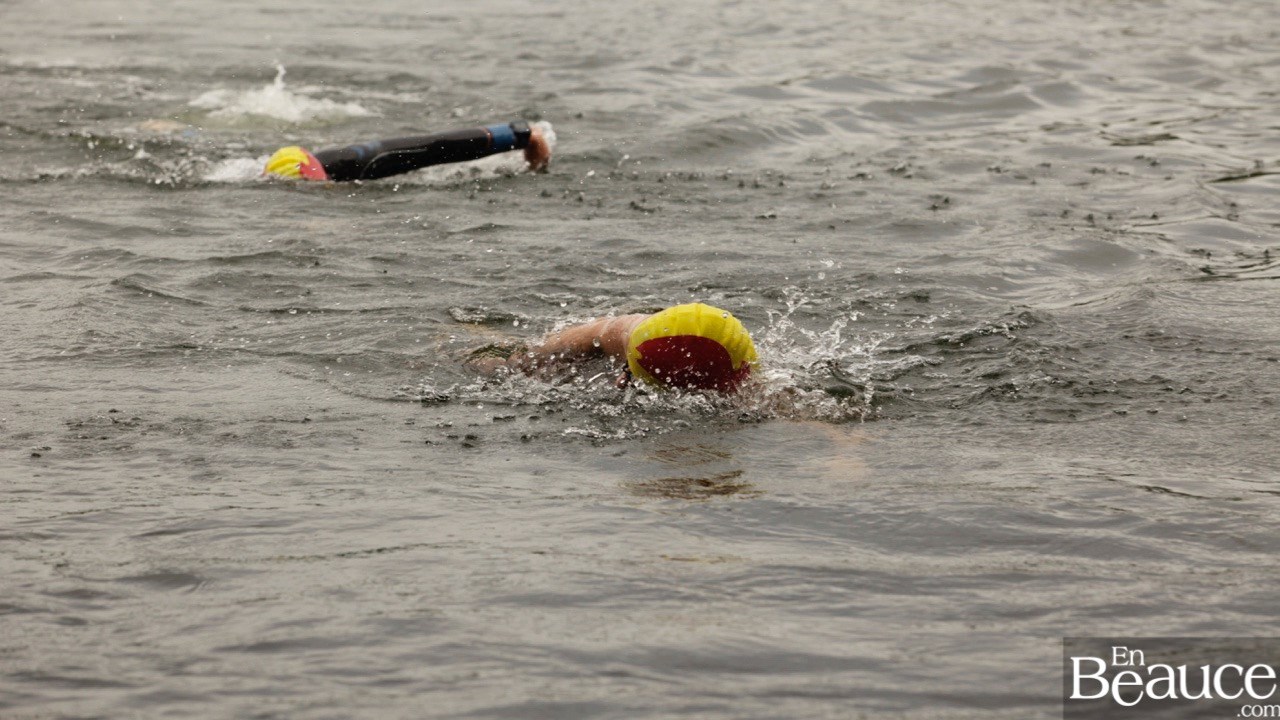 GALERIE 1/3 | Voyez les photos intégrales du Triathlon du Lac-Poulin : la natation