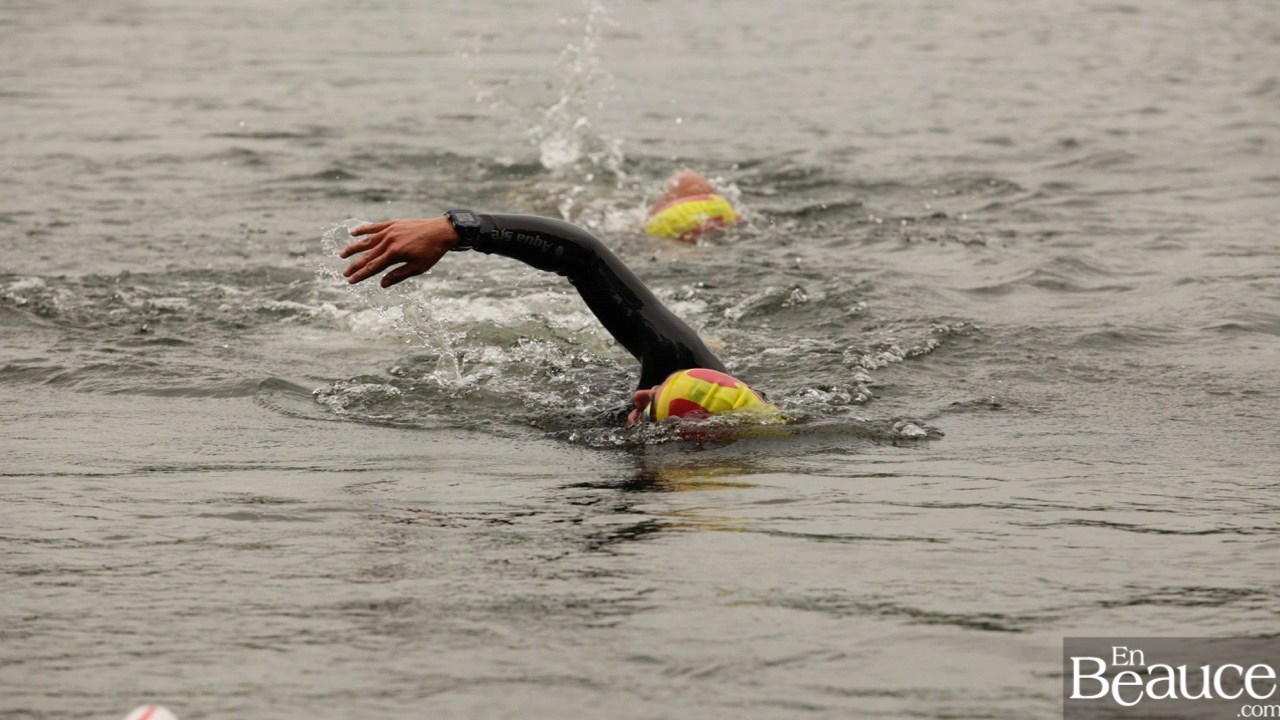 GALERIE 1/3 | Voyez les photos intégrales du Triathlon du Lac-Poulin : la natation