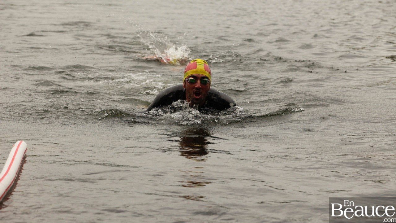 GALERIE 1/3 | Voyez les photos intégrales du Triathlon du Lac-Poulin : la natation
