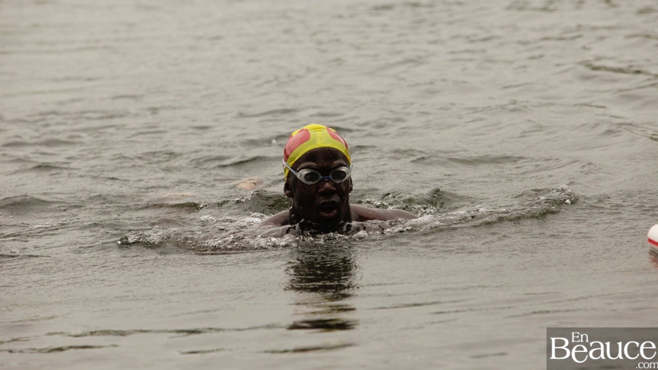 GALERIE 1/3 | Voyez les photos intégrales du Triathlon du Lac-Poulin : la natation