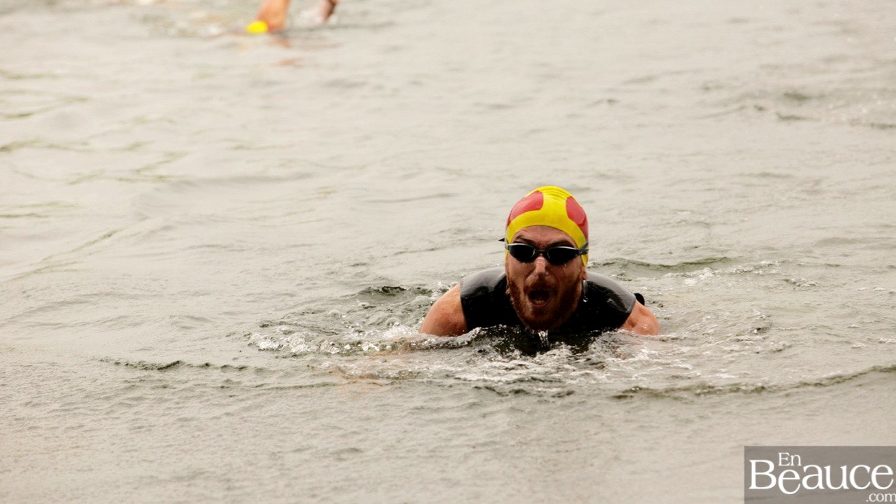 GALERIE 1/3 | Voyez les photos intégrales du Triathlon du Lac-Poulin : la natation